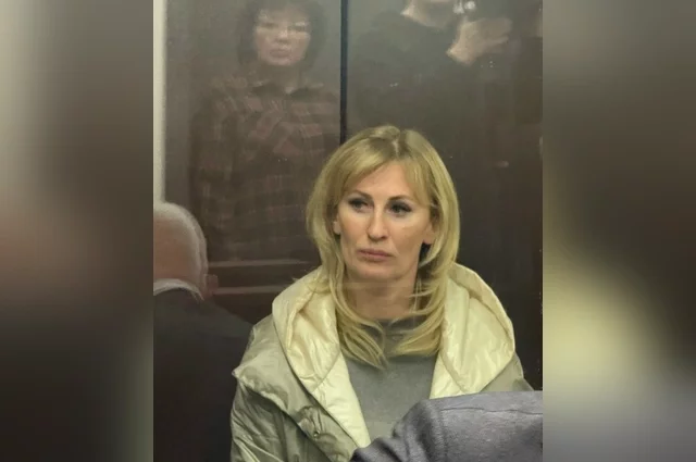 Вместе с ней в деле фигурирует начальник отдела полиции «Комсомольский» Динар Зарипов, которого обвиняют в посредничестве во взяточничестве. 