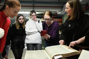 Мероприятия стартуют в 16:00. Посетить их можно бесплатно, но для этого требуется предварительная регистрация на ресурсе «Мосбилет».