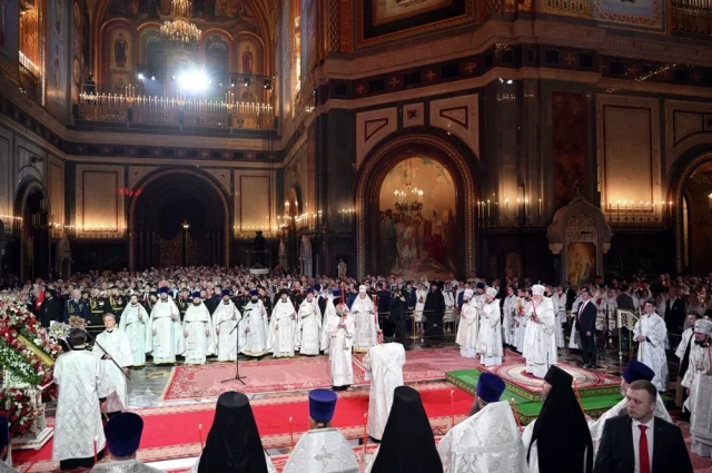 Праздничное Пасхальное богослужение в храме Христа Спасителя в Москве
