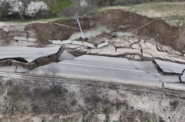 Из-за оползней, снежных заносов и обвалов в Дагестане закрыто 10 участков трасс.