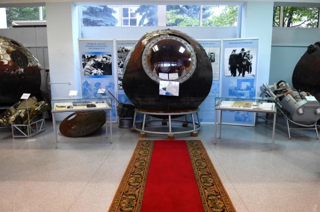 Спускаемый аппарат космического корабля «Восток» в музее ракетно-космической корпорации «Энергия» в Московской области.