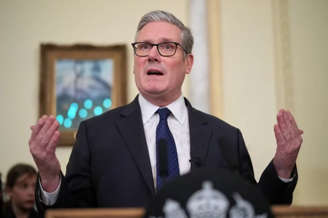 Стармер обещал открыть охоту на торговый флот РФ. 