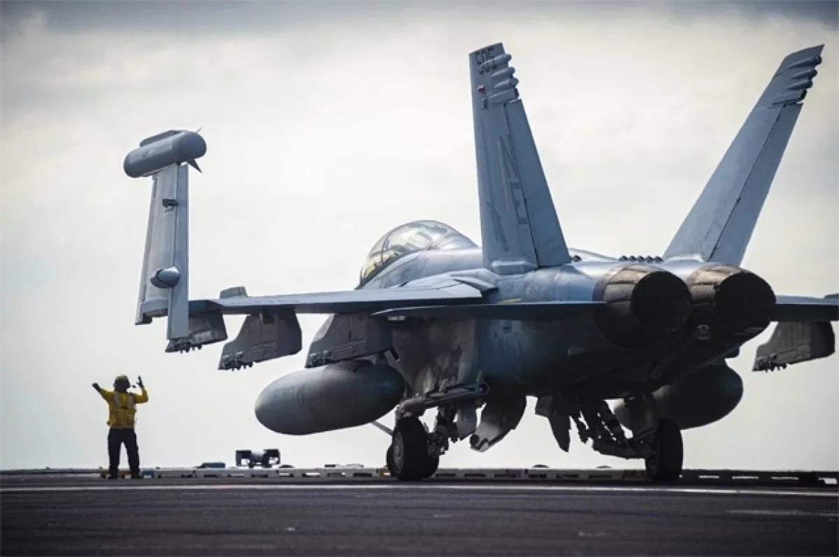 Пентагон удалил фото авиатехника США с нашивкой про Венесуэлу