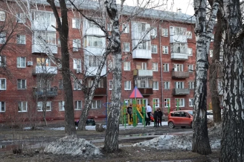 Дворы в Кировском, особенно недалеко от дома Леонова, ничем не примечательные и довольно небольшие.