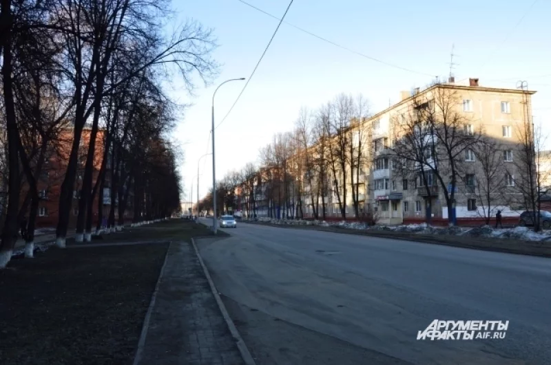 Уже будучи космонавтом Алексей Архипович любил бывать в родном Кировском районе, когда приезжал в гости. 