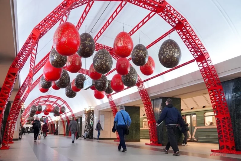 Креативным оформлением на «Трубной» можно будет любоваться до 13 апреля.