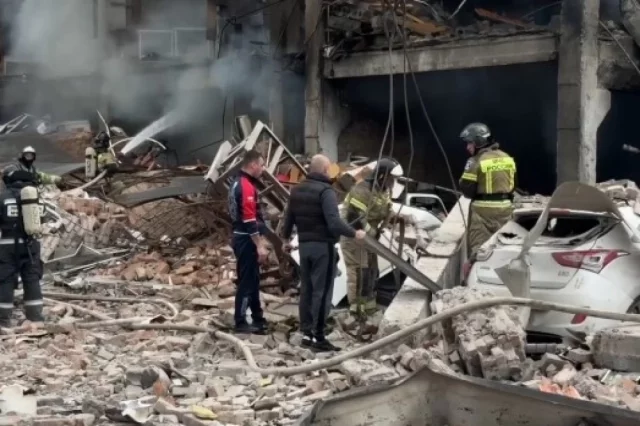 Под завалами нашли тела двоих мужчин.