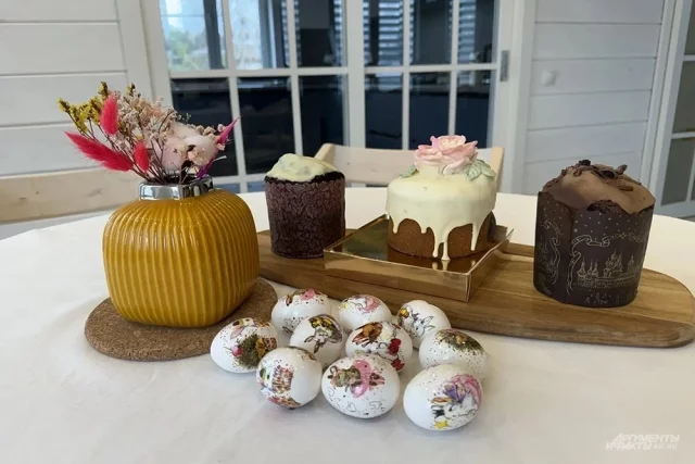 Пасха — древнейший христианский праздник. Слово происходит от древнееврейского «Песах», что означает «прохождение мимо».