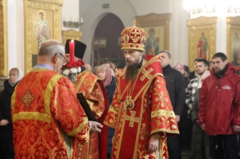 В кафедральном соборе во имя Святой Живоначальной Троицы Архиепископ Петропавловский и Камчатский Феодор совершил Пасхальные богослужения.