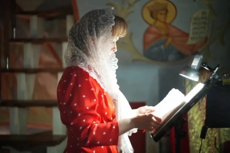 Регент церковного хора задаёт тон всей службе.