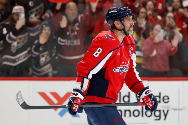 У отметившего минувшей осенью 40-летие Овечкина в настоящее время завершается последний год контракта с клубом НХЛ «Вашингтон»