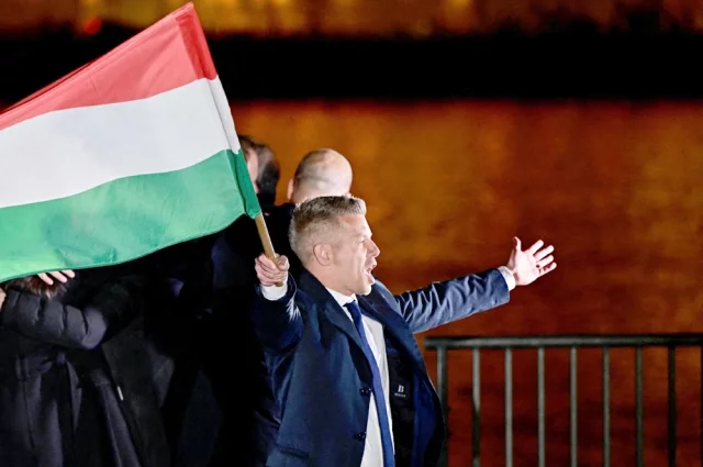 Мадьяр заявил, что географически Россия и Венгрия остаются на своих местах, а потому Будапешт будет энергетически зависим от России еще какое-то время.