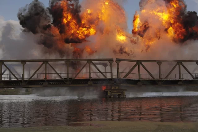 Украинская железнодорожная инфраструктура уничтожается по всей Украине. 