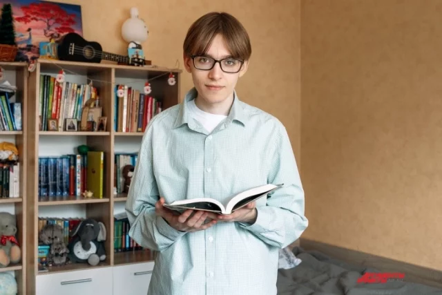 Будущее Андрея зависит от операции. Но без специальной металлоконструкции она невозможна.