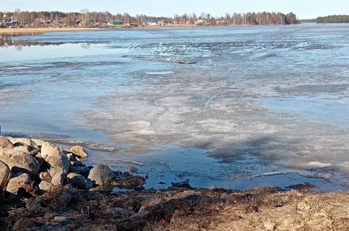 Под Костомукшей мужчина спас трёхлетнюю девочку из полыньи на озере