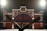 Днём 14 апреля жители Кировского района столицы Татарстана услышали мощный хлопок и почувствовали, как дома буквально качнулись. 