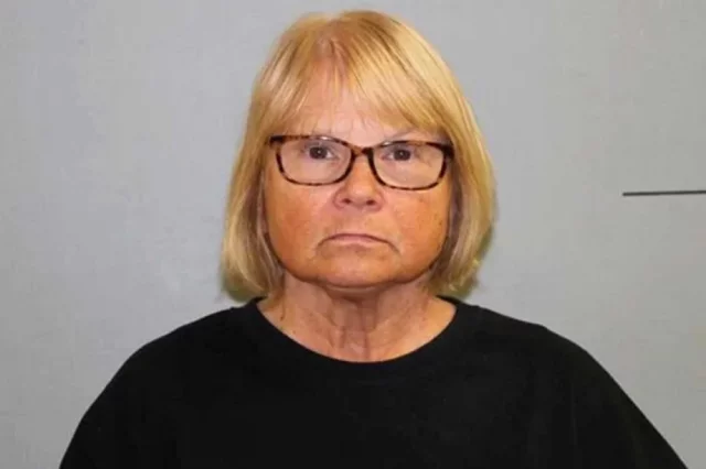 Нэнси Джин Троттье.