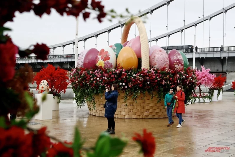 Конечно, основной темой фестиваля все еще остается благотворительность.