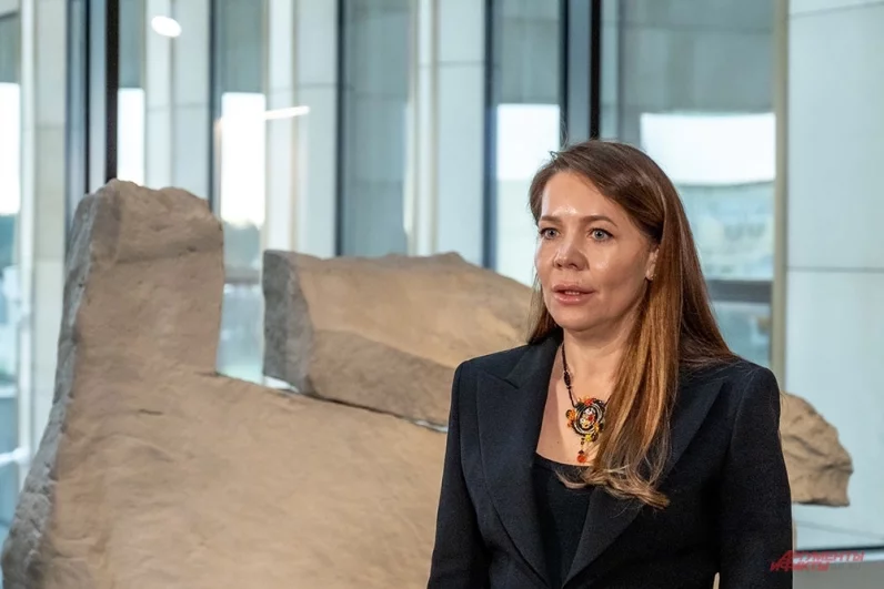 Заместитель мэра Москвы по вопросам социального развития Анастасия Ракова представила концепцию исцеляющего пространства через искусство.