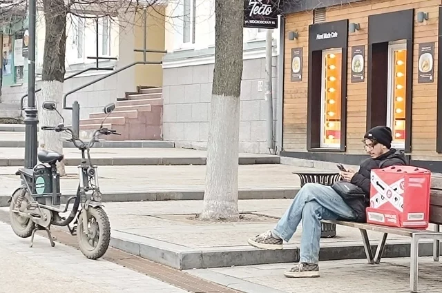 Работа курьером считается одной из самых высокооплачиваемых.