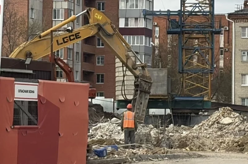 От здания гостиницы «Интурист» не осталось и следа.