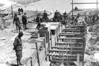 Строительство одного из сталинградских бункеров.