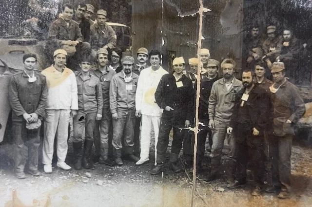 Команда исследователей, которая занималась изучением последствий аварии на ЧАЭС. Владимир Коваленко первый слева.