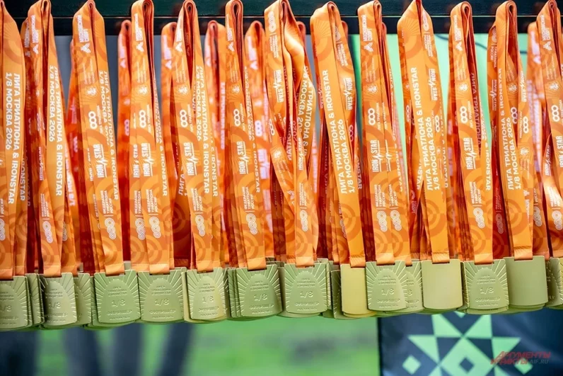 Для допуска к соревнованиям IRONSTAR спортсмен обязательно должен оформить медицинскую справку и страховку. Участники плавательного этапа могут плыть любым стилем. В случае с велосипедами разрешены любые виды, кроме тех, что едут с электродвигателем.