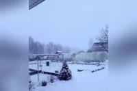 Марий Эл, Чувашия, Нижегородская область — везде белые улицы, гололедица и коммунальщики с лопатами. 