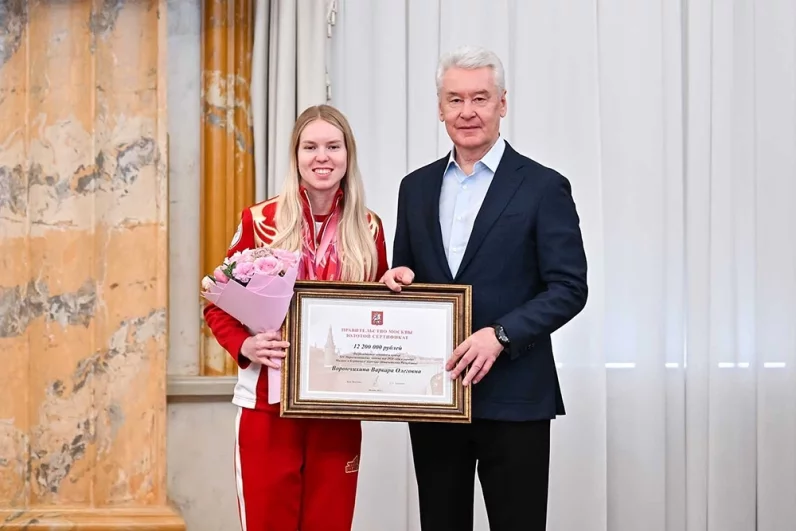 Варвара Ворончихина — двукратная чемпионка зимних Паралимпийских игр 2026 года в Италии. Завоевала золото в супергиганте и слаломе, серебро в гигантском слаломе и бронзу в скоростном спуске.