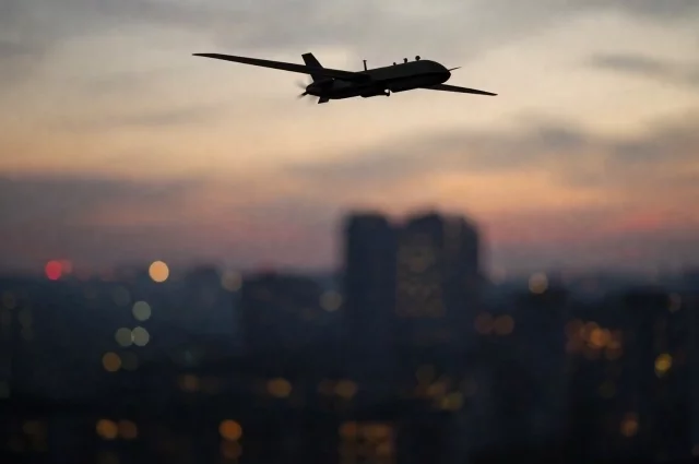 Для жителей Татарстана эта ночь стала второй за короткое время. 21 апреля режим БПЛА уже вводили — он действовал пять часов, с 02:46 до 07:00.