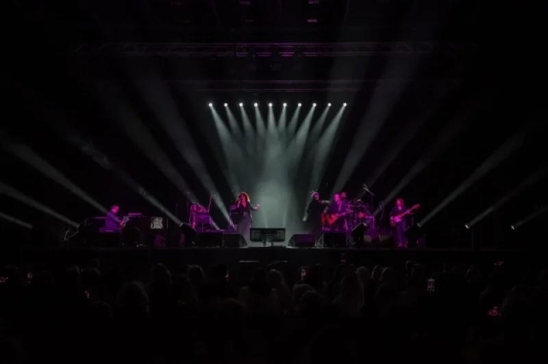 Послушать Аль Бано пришли сразу несколько поколений поклонников его творчества.