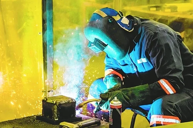 Работодателям нужны высококвалифицированные линейные рабочие, а не миллионы офисных сотрудников.