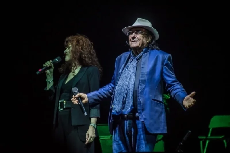 И вызвал этим шквал аплодисментов.