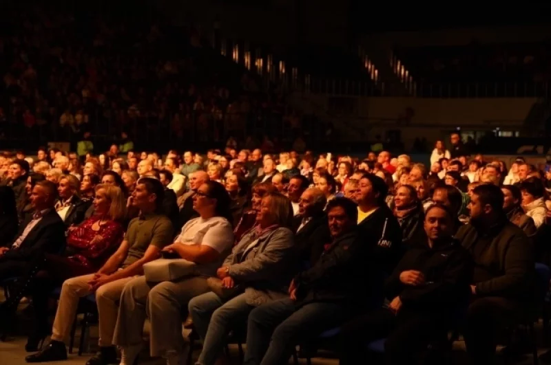 Также итальянец оценил по достоинству сибирскую кухню.