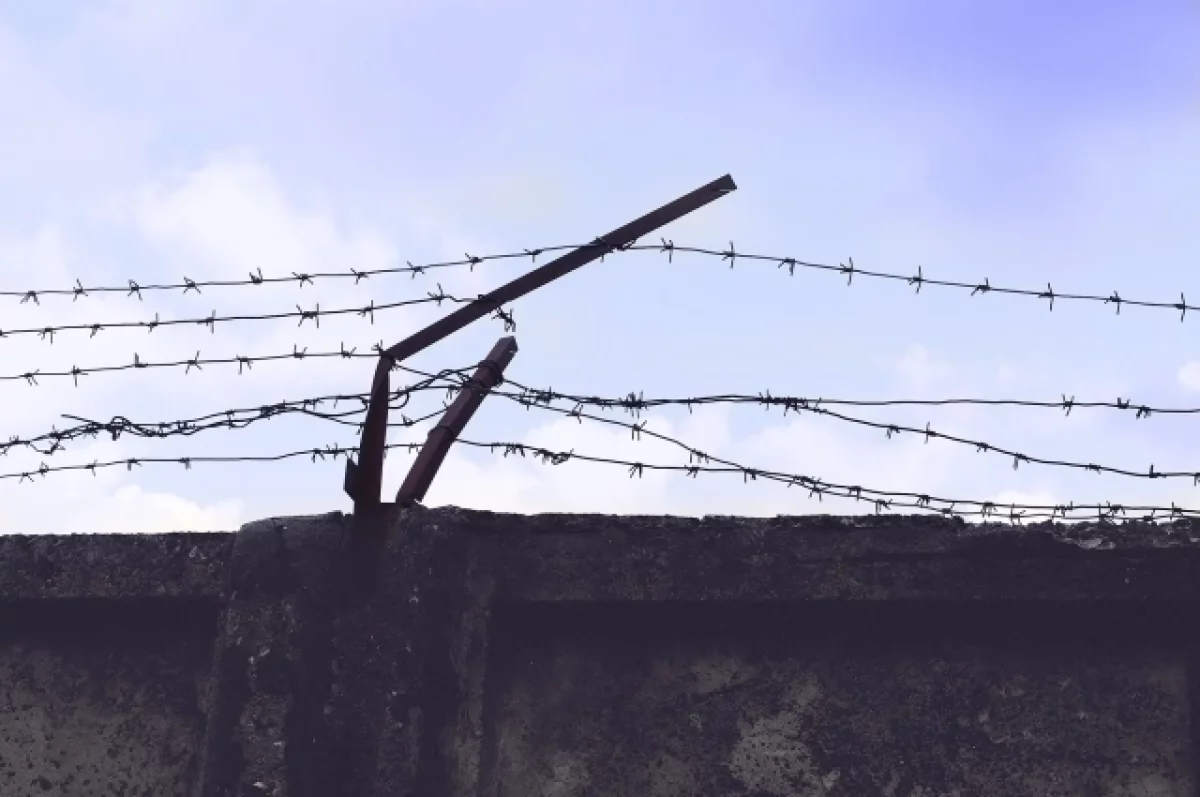 WHNS: сотруднице школы дали 40 лет тюрьмы за изнасилование ученика