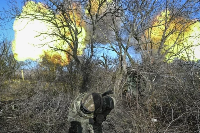 Бои за Рай-Александровку идут с вечера предыдущего дня. 
