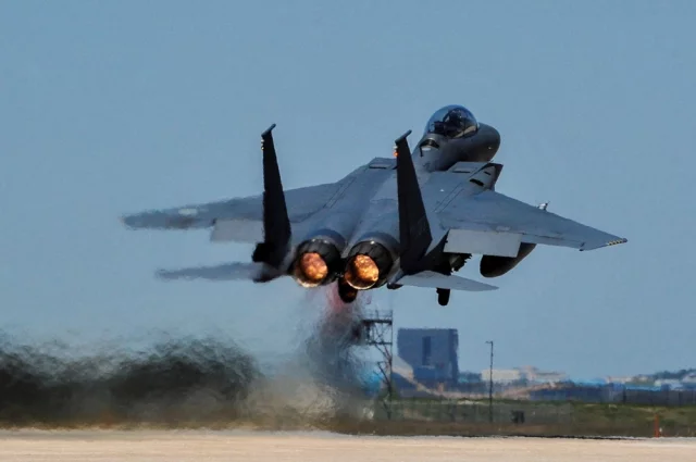 Истребитель F-15K корейских ВВС.