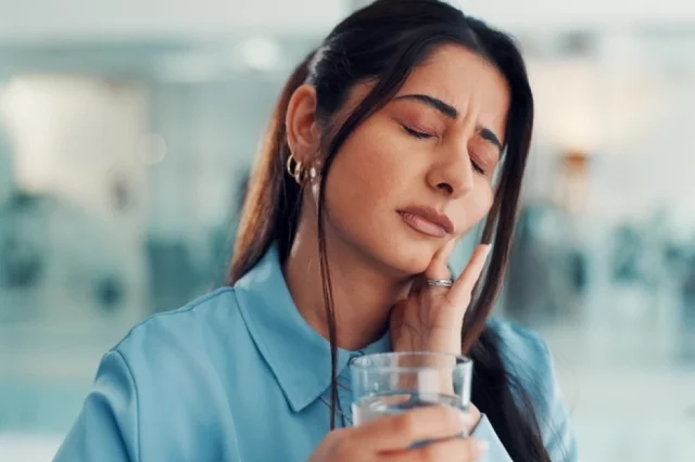 Главная цель: нормализовать кислотно-щелочной баланс и дать возможность эмали восстанавливаться естественным путём.