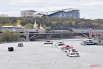 Суда речного флота следуют по Москве-реке к Андреевскому мосту.