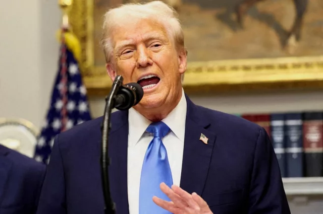 Американский президент авторитетно заверил, что шторм на нефтяном рынке приведет только к «незначительному» подорожанию топлива на заправках.