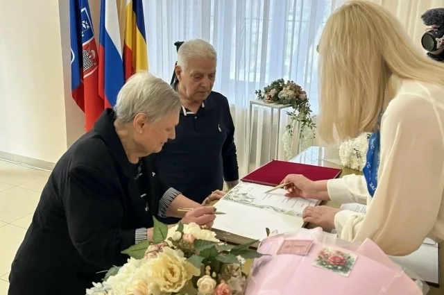 Семья Манукян любит собирать родных и близких на праздники, юбилей совместной жизни не стал исключением.