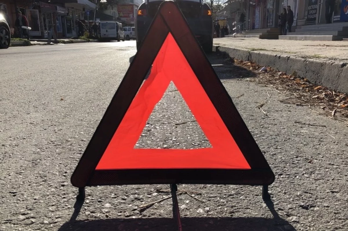 В Ленобласти автобус с пассажирами столкнулся с фурой