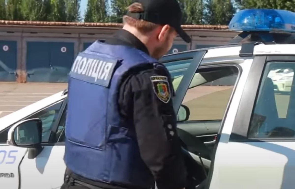 Полиция Киева начала стрелять при задержании мужчины, ранившего ножом троих