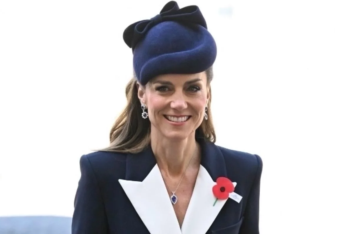 Кейт Миддлтон появилась в образе Елизаветы II на мероприятиях в Лондоне