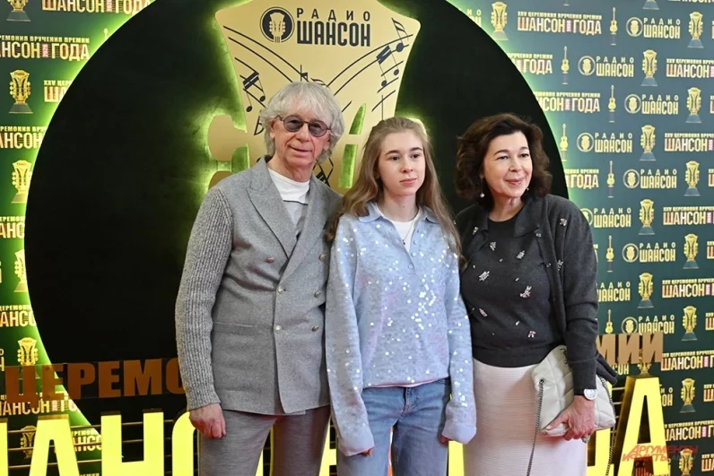 Аркадий Укупник с супругой Натальей и дочерью Софьей.