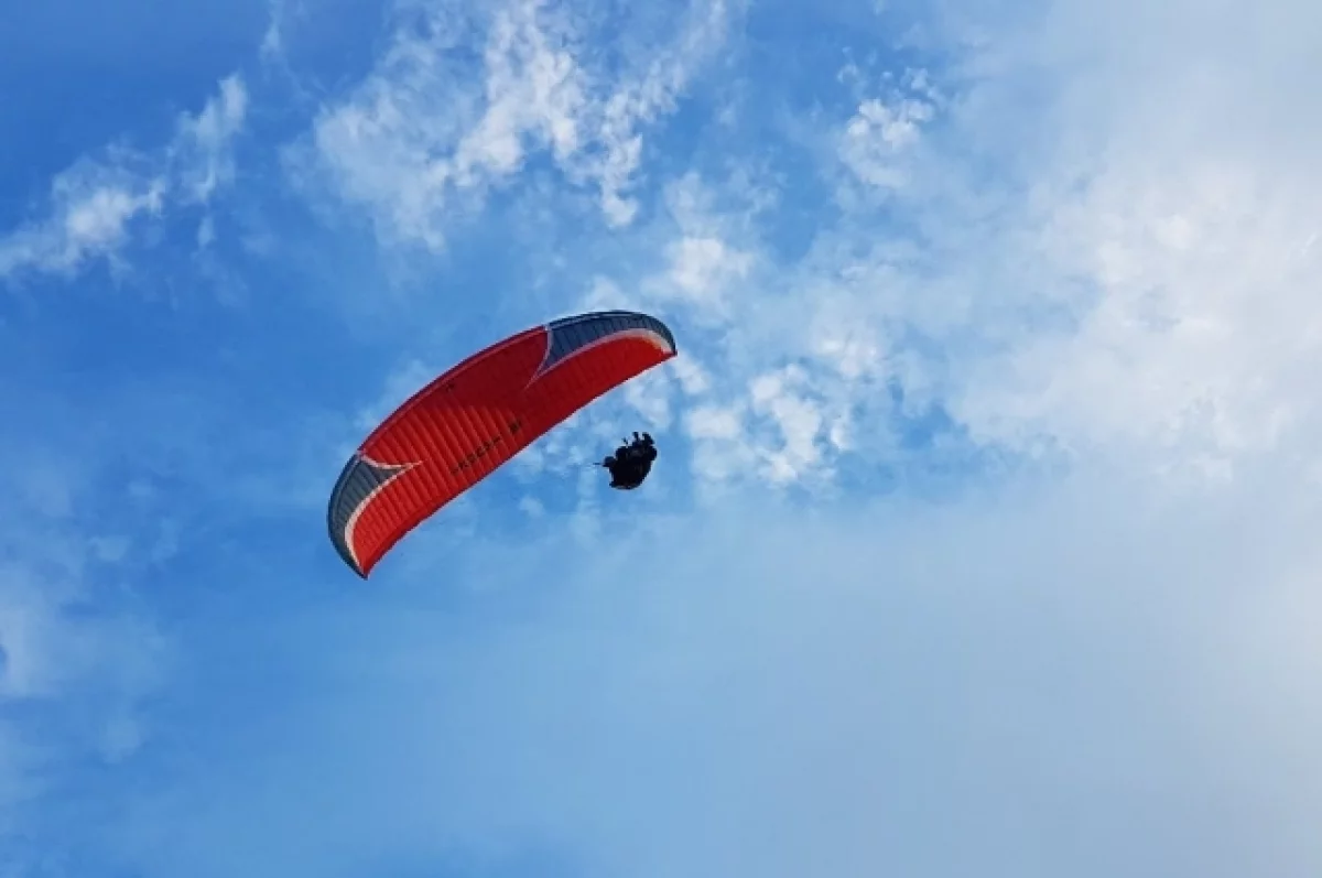 Парапланерист совершил жесткую посадку в горах Кабардино-Балкарии