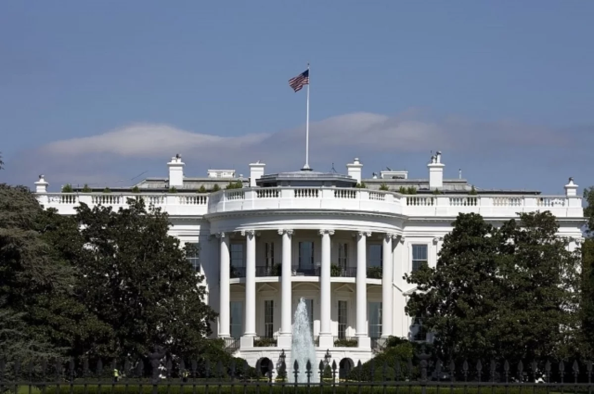 Fox News: в Белом доме решают, нужно ли Трампу носить бронежилет