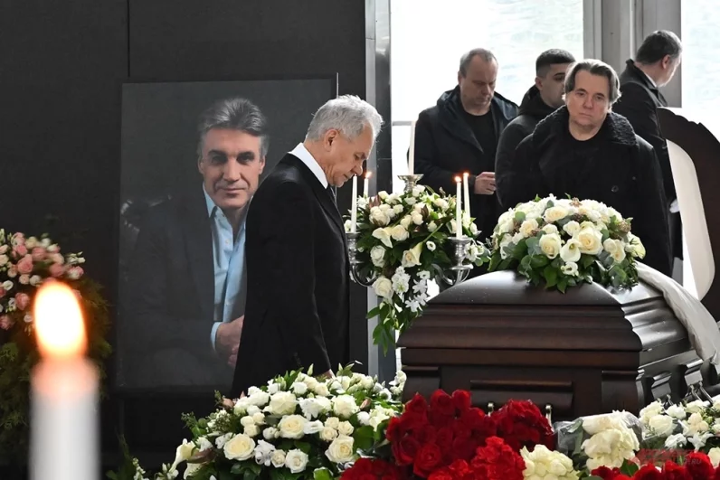 Секретарь Совбеза Сергей Шойгу на церемонии прощания.