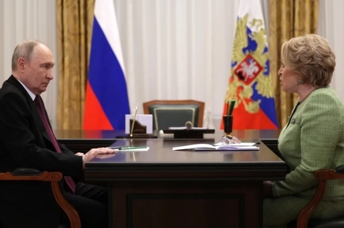 Путин провел встречу с Матвиенко в Петербурге
